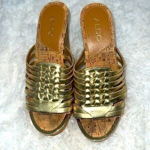 Aldo gold wedges- size 8